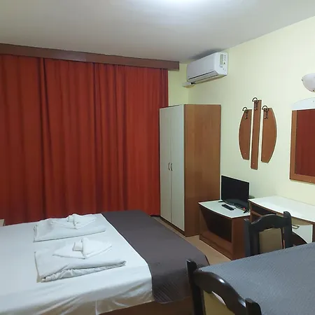 семеен юлия Hotel Primorsko
