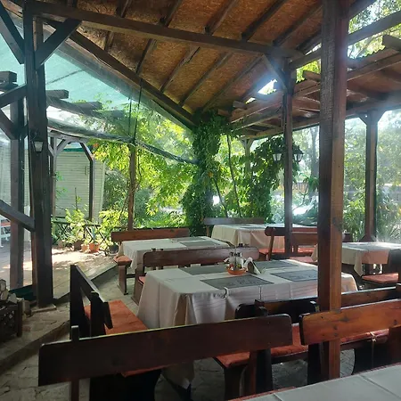 Hotel семеен юлия 3*